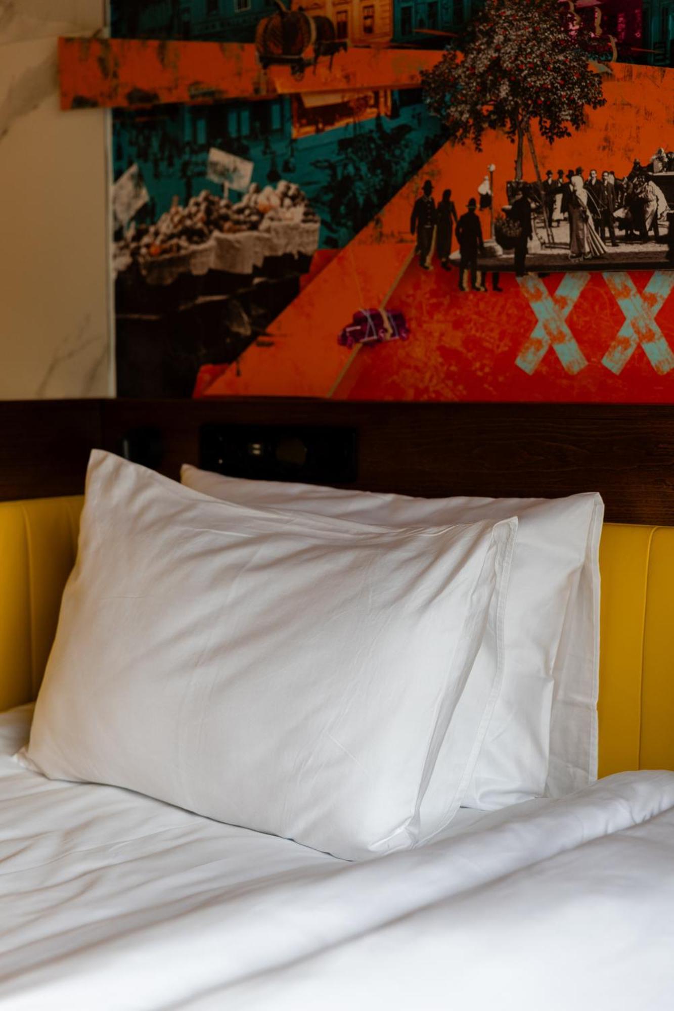 !Fest Hotel Rynok Square Львов Экстерьер фото