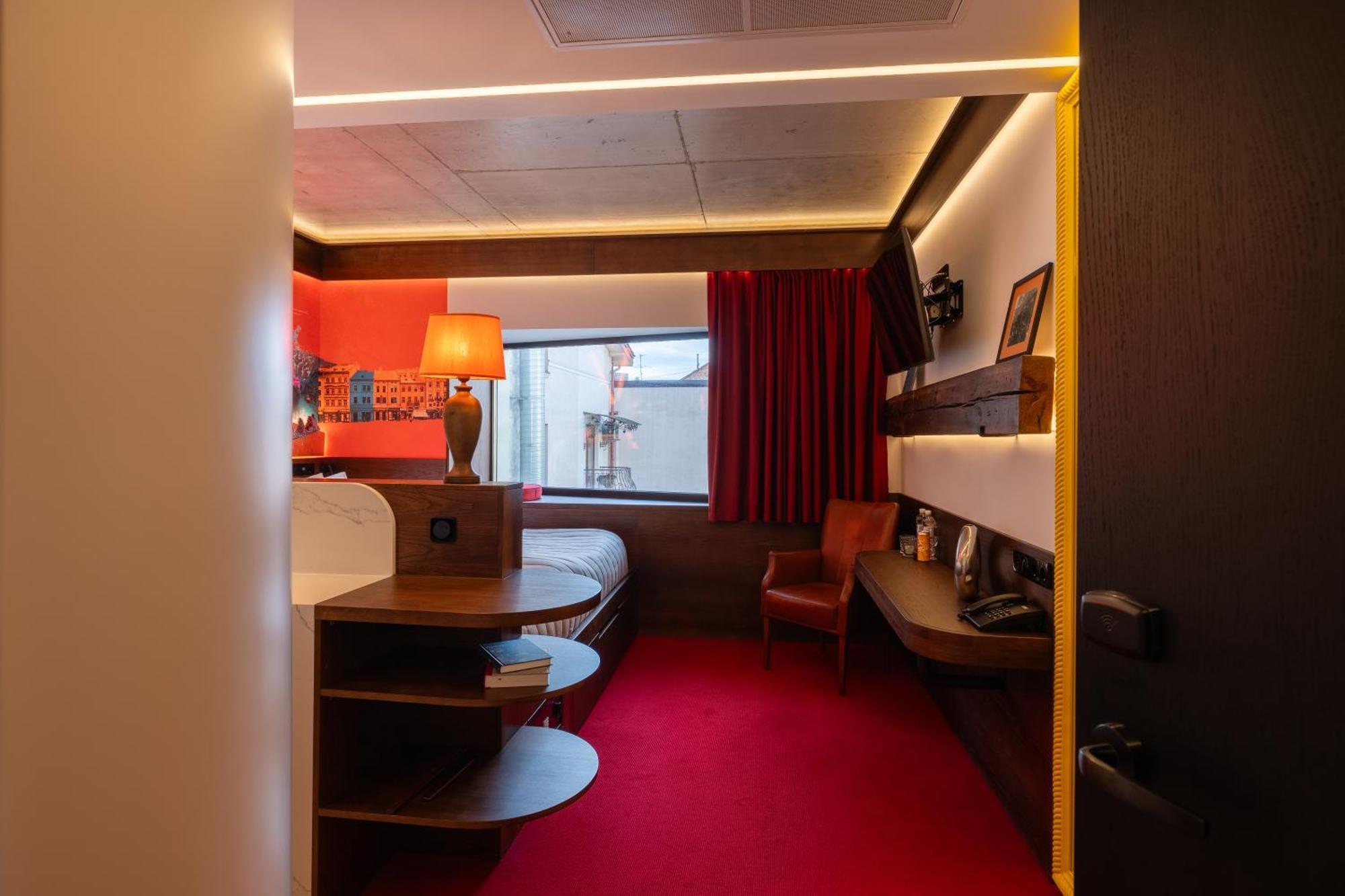 !Fest Hotel Rynok Square Львов Экстерьер фото